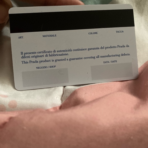 PRADA SUNGLASSES PROVIDED WITH CASE AND AUTHENTICATION CARD - Picture 5 of 7